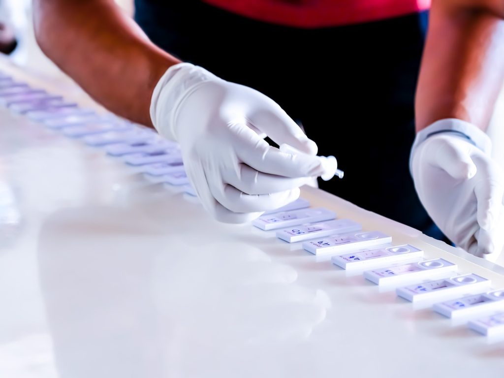 diagnostic, cartridge, sample preparation, blood smearing, blood test